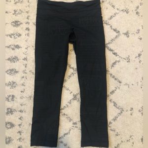 (AS IS) LULULEMON LEGGINGS - size 4